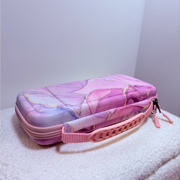 Nintendo switch Hard Case- with game holders - Picture 1 of 8